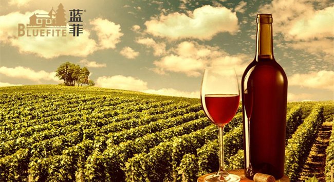 澳洲葡萄酒產(chǎn)業(yè)價(jià)值450億澳元，中國為澳洲最大海外市場。